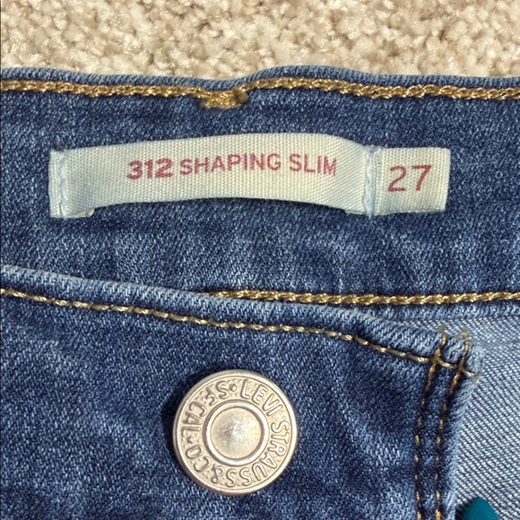 Levi's Women's Classic Blue Skinny Jeans - Picture 2 of 4